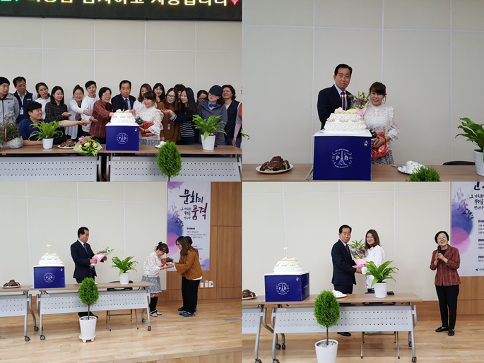스승의 날을 맞이 하여 서구장애인협회 회장님과 과장님께 감사의 마음을 전하는 모습